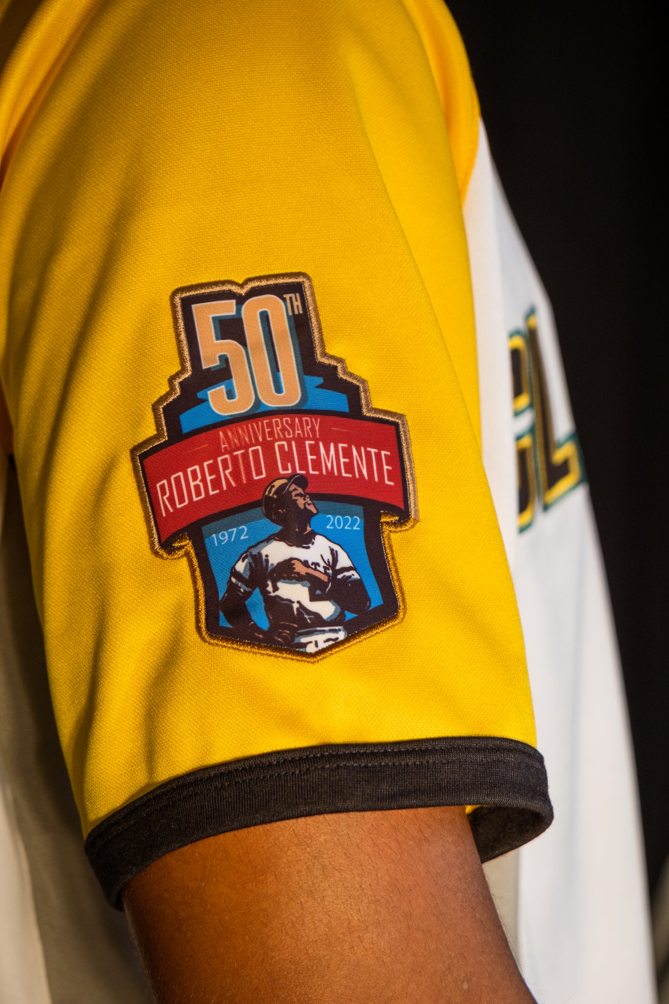 Pieza única! Camisa limitada conmemorativa del 50 Aniversario del hit 3,000  de Roberto Clemente